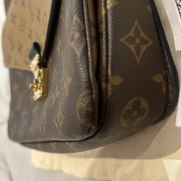 Louis Vuitton authentic petis MM NV M. REV gently warn with new strap - Picture 8 of 17